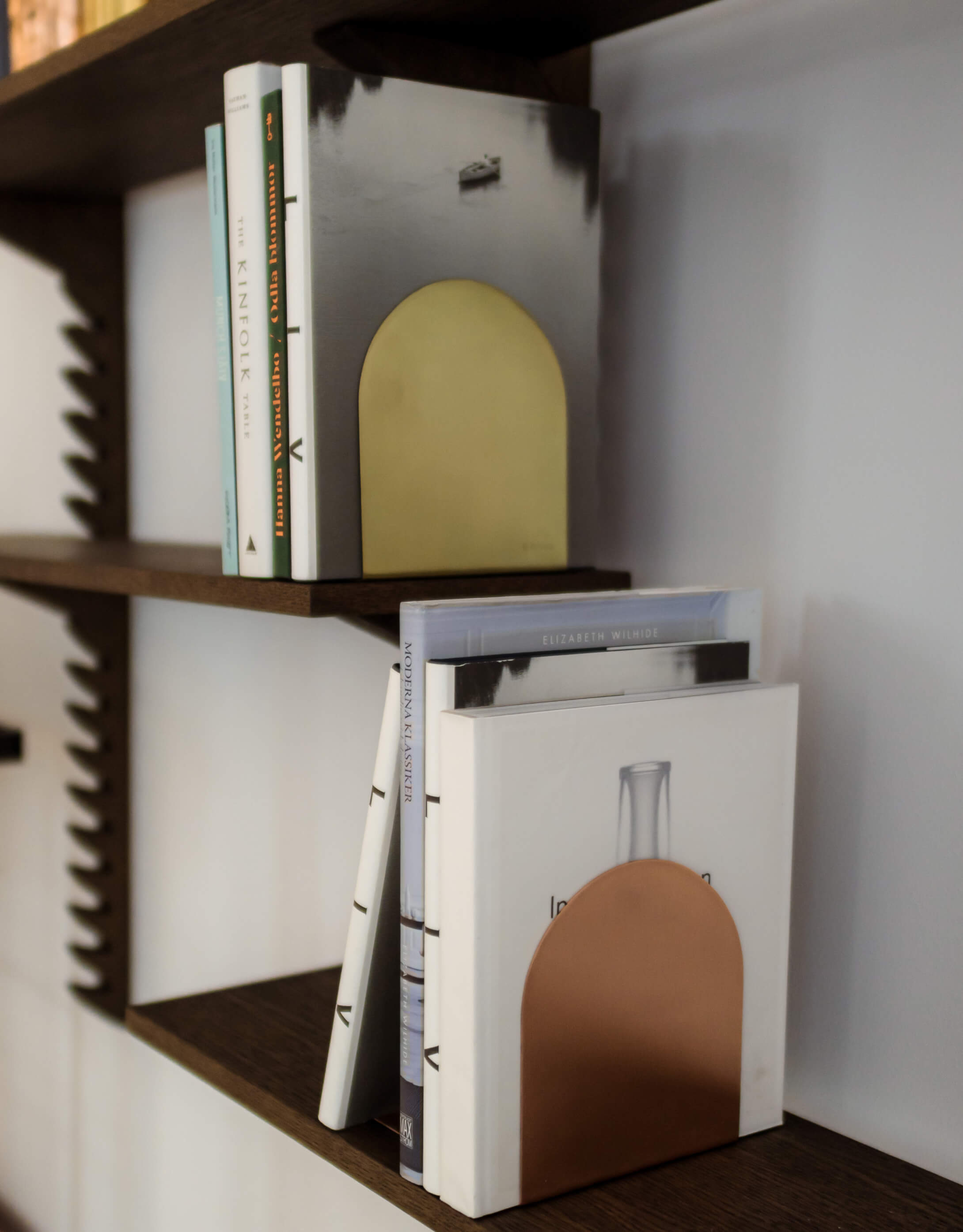 TOTEM BOOK END